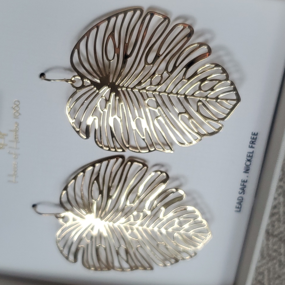 House Of Harlow 1960 Tropical Monstera Leaf French  Wire Gold Earrings - Picture 3 of 3